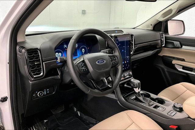 Used 2025 Ford Ranger Lariat w/ FX4 Off-Road Package image 17