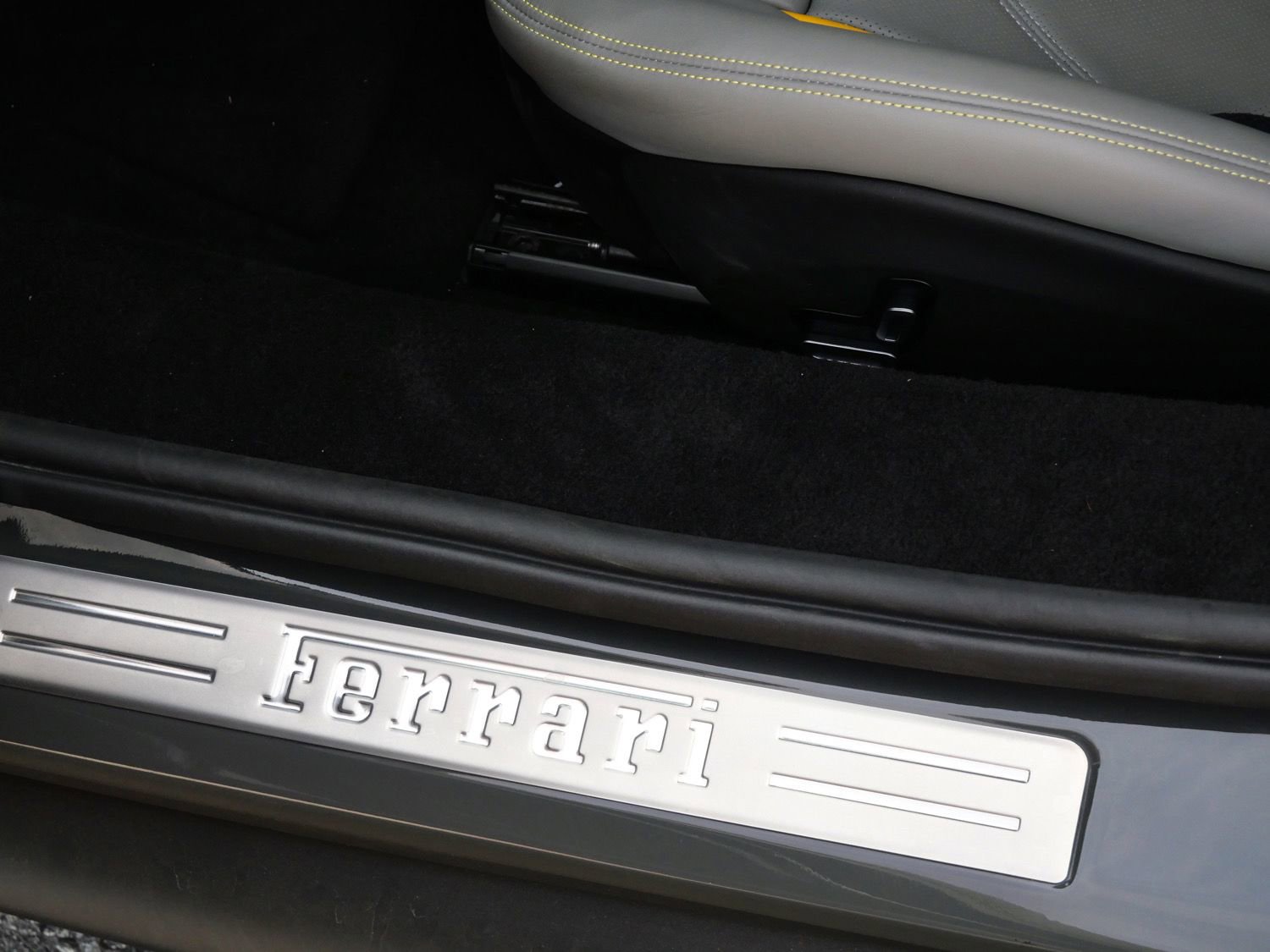 Used 2022 Ferrari 296 GTB RWD image 18