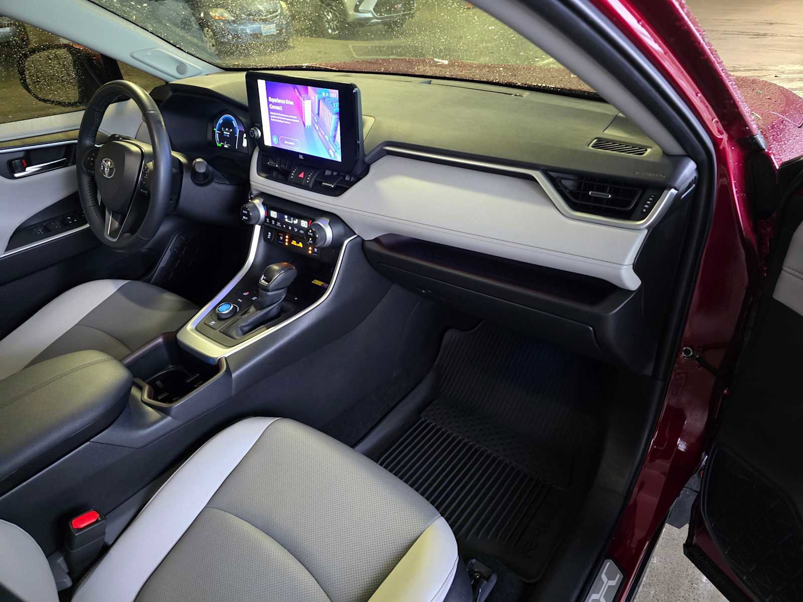 Used 2024 Toyota RAV4 Limited image 12