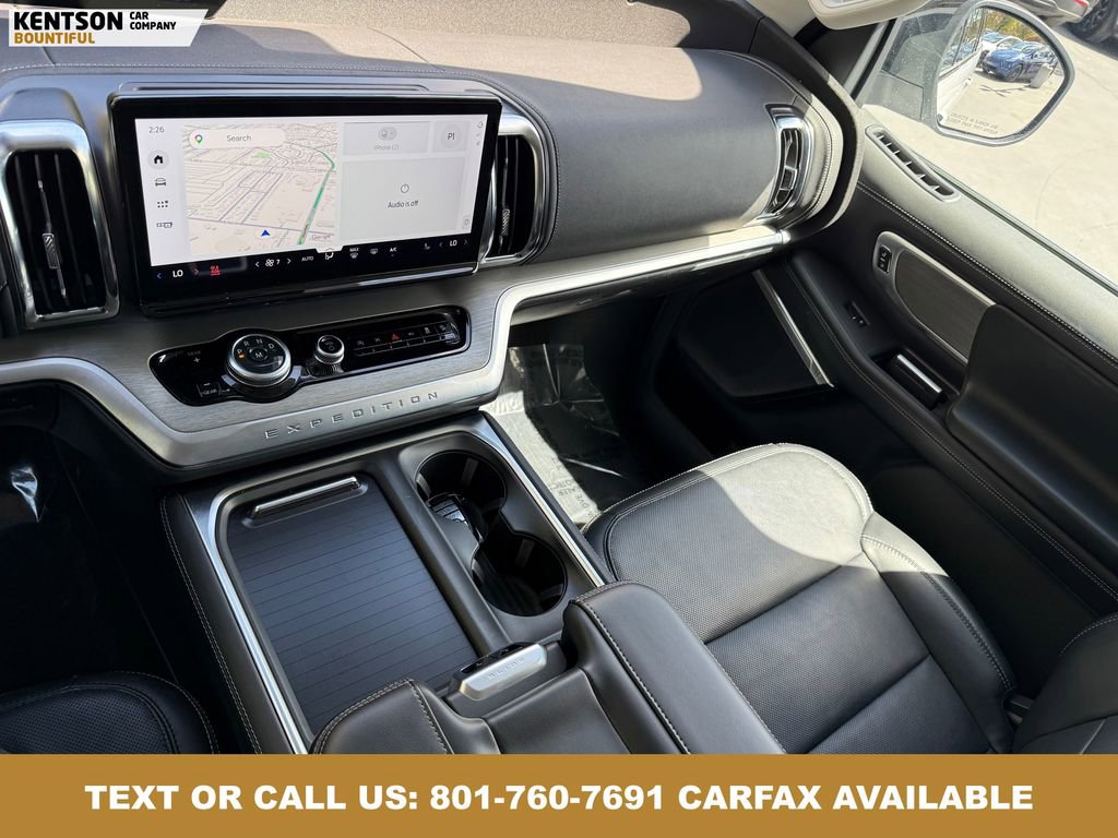 Used 2025 Ford Expedition Platinum image 25