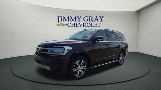 Used 2023 Ford Expedition XLT image 1