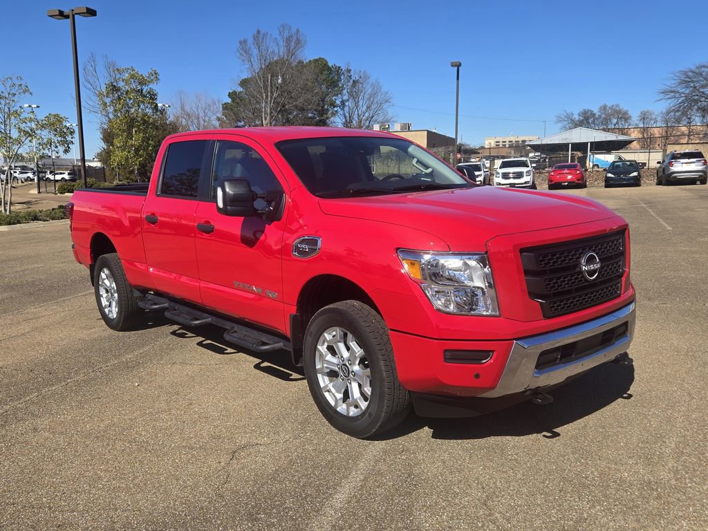 Used 2024 Nissan Titan SV w/ SV Convenience Package image 2
