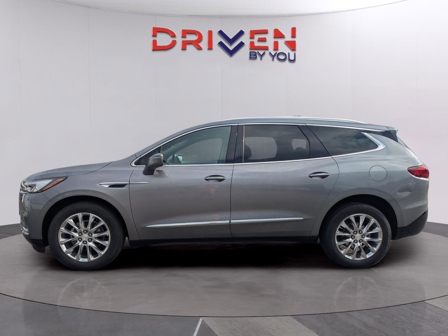 Used 2020 Buick Enclave Premium w/ Sun and Sites Package image 2