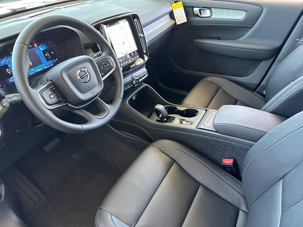 New 2026 Volvo XC40 B5 Core w/ Protection Package Premier AWD/4WD image 9