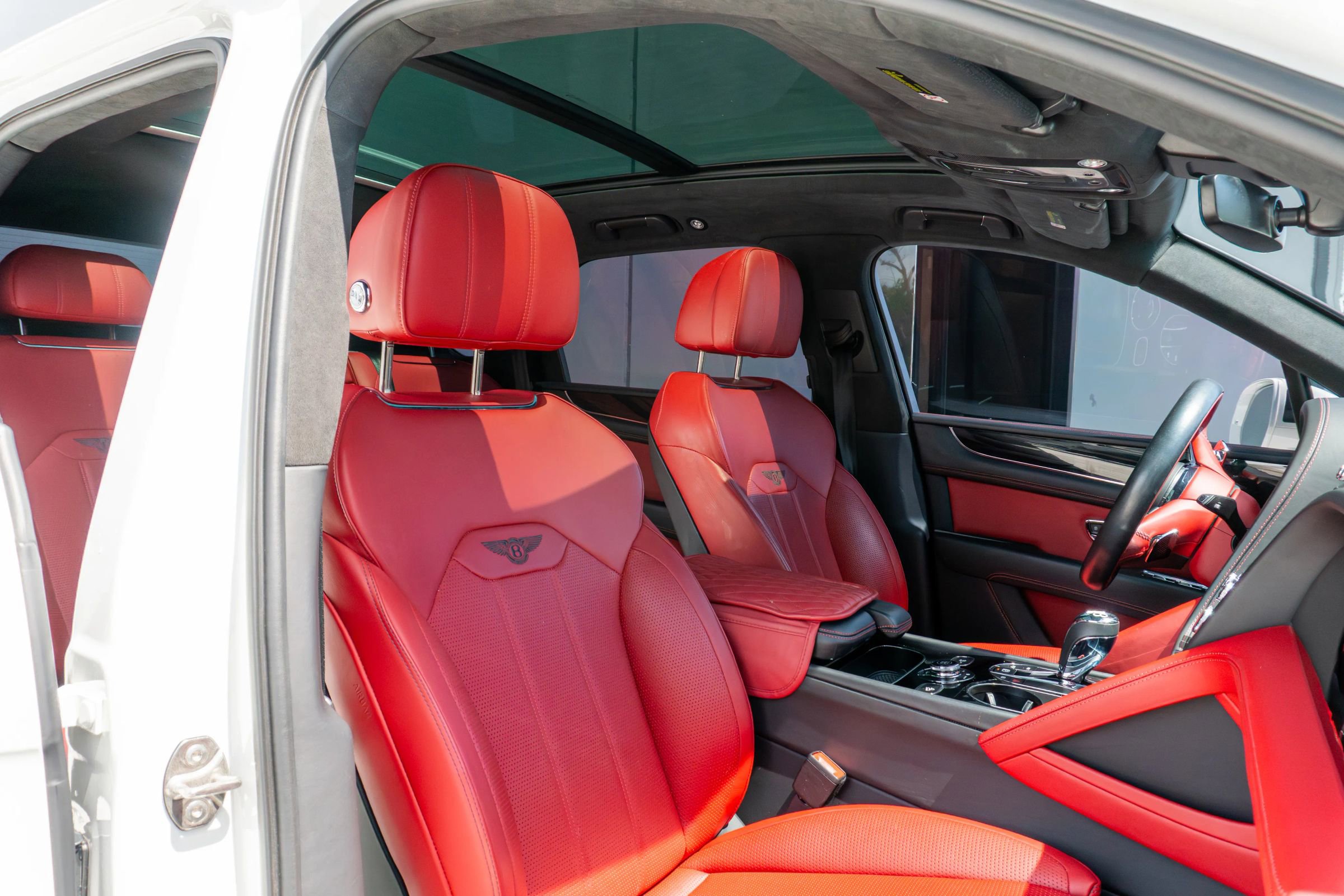 Used 2023 Bentley Bentayga image 12