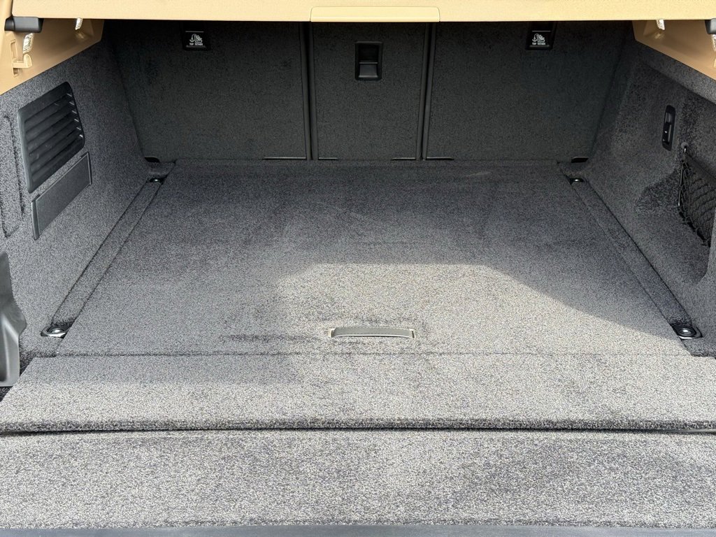 New 2025 Land Rover Range Rover SE image 37