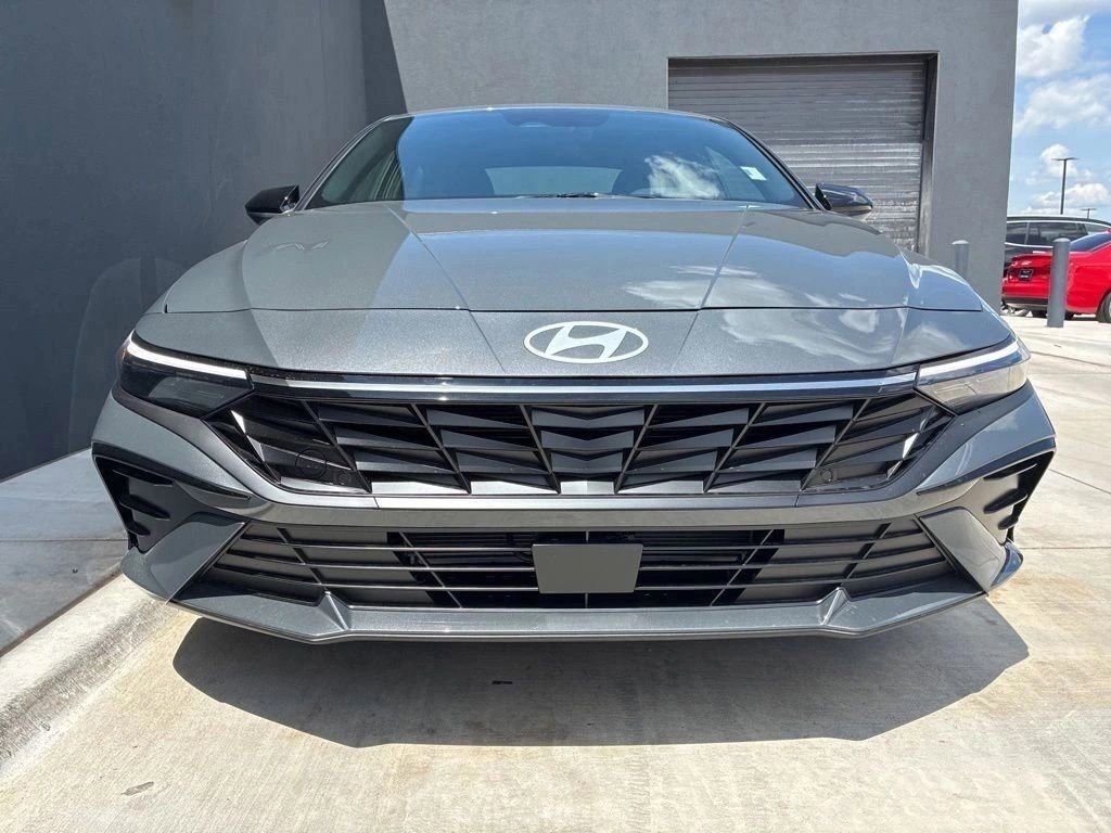 New 2026 Hyundai Elantra SEL Sport Premium FWD image 2