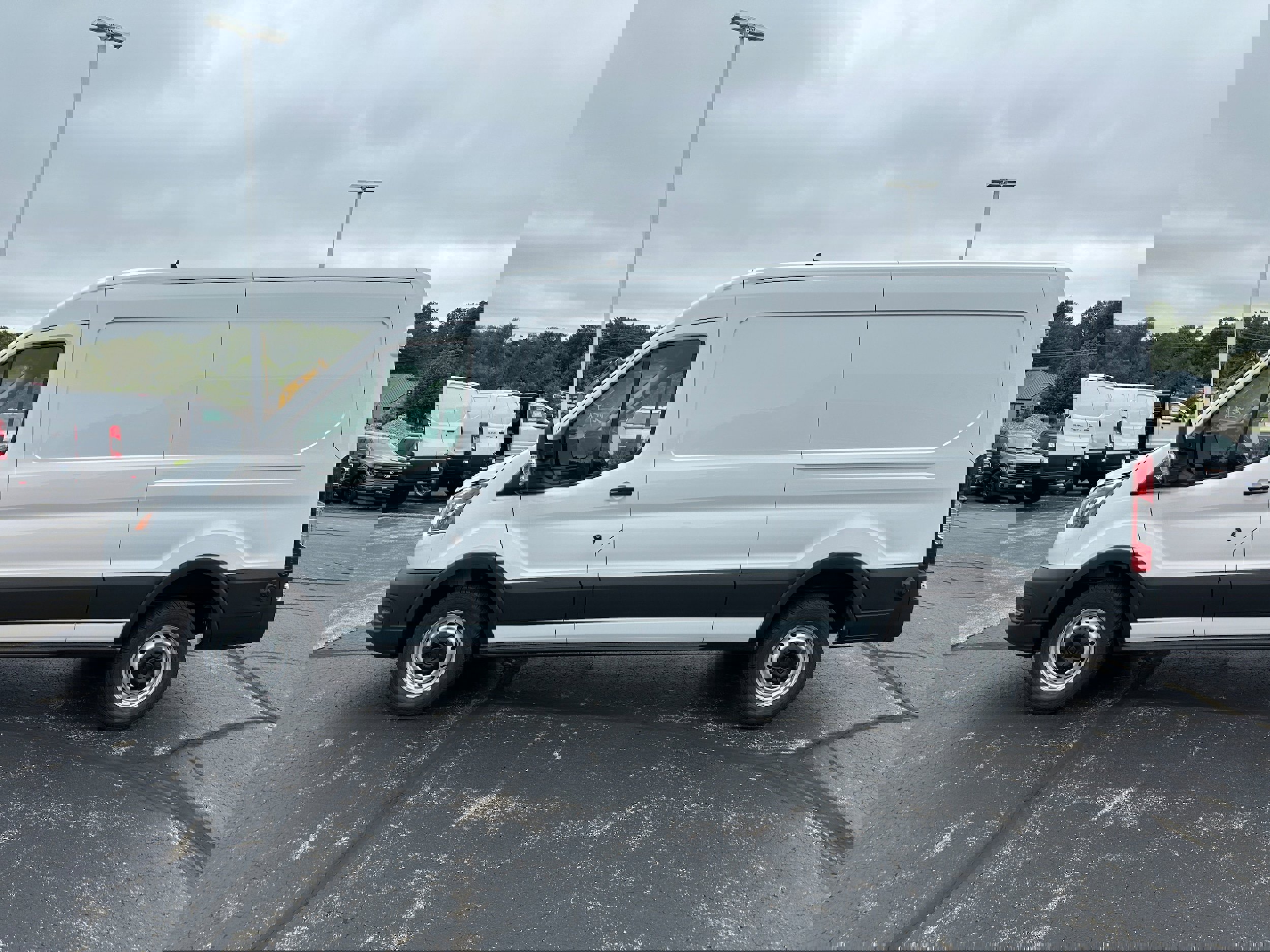 New 2025 Ford Transit 250 148 Medium Roof w/ Load Area Protection Package image 4