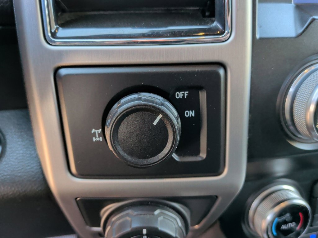 Used 2019 Ford F150 Platinum w/ Equipment Group 701A Luxury RWD image 34
