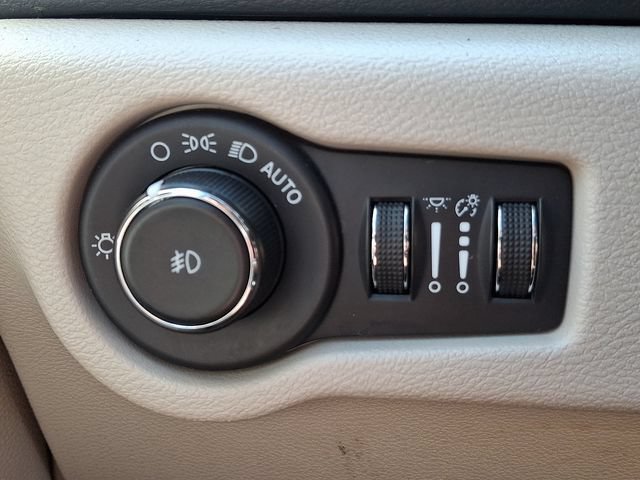 Certified 2023 Chrysler Pacifica Touring-L FWD image 25