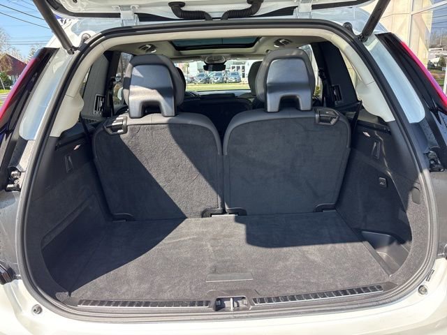 Used 2025 Volvo XC90 B5 Plus image 12