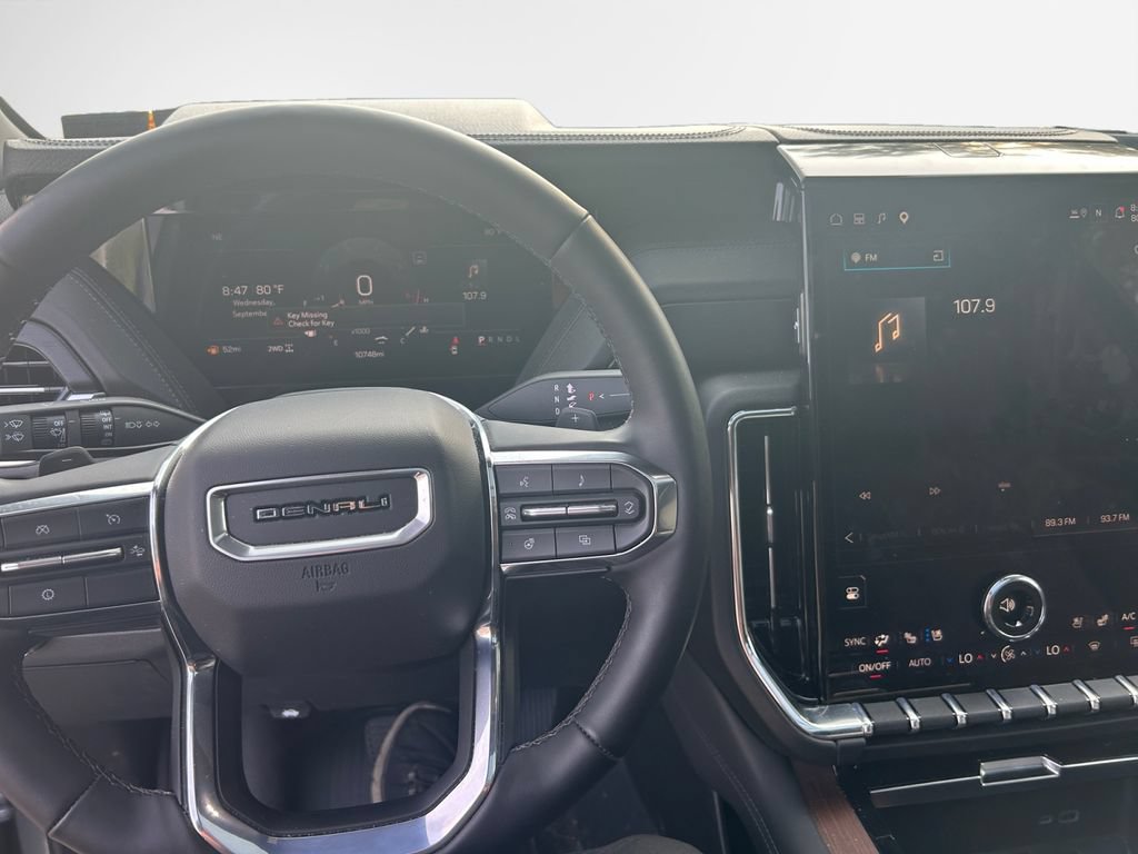 Used 2026 GMC Yukon XL Denali w/ Sun & Power Step Package AWD/4WD image 16