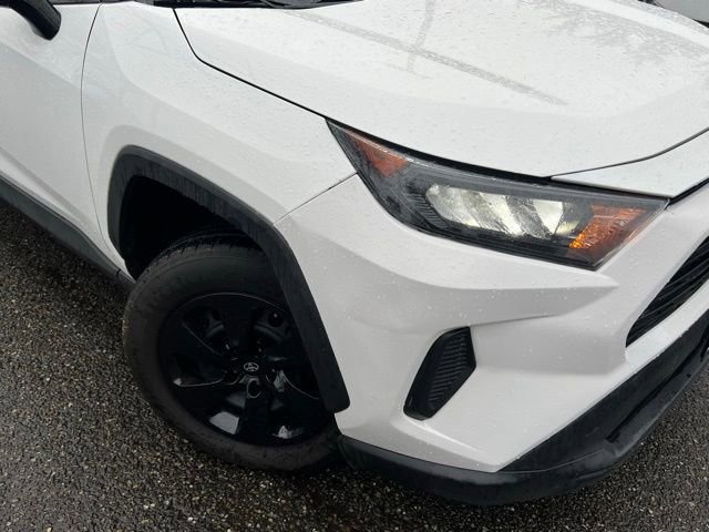 Used 2021 Toyota RAV4 LE image 2