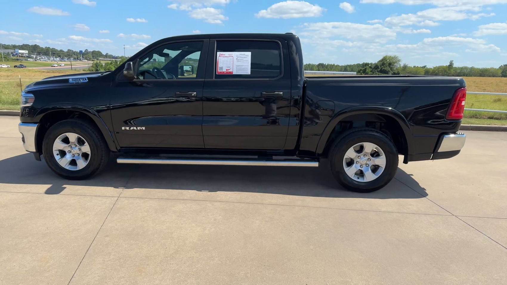 Used 2025 RAM 1500 Big Horn AWD/4WD image 5