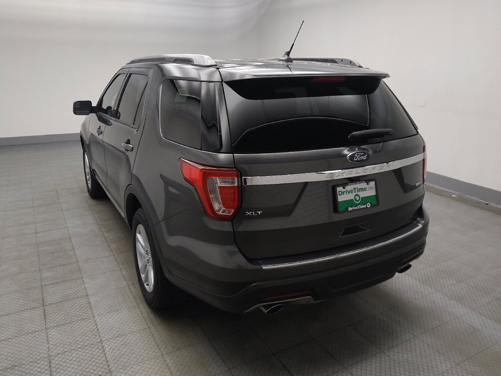Used 2018 Ford Explorer XLT w/ Equipment Group 202A AWD/4WD image 5