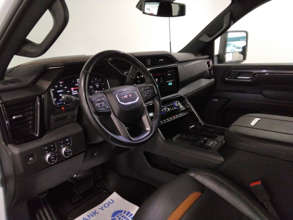 Used 2025 GMC Sierra 2500 AT4 image 28