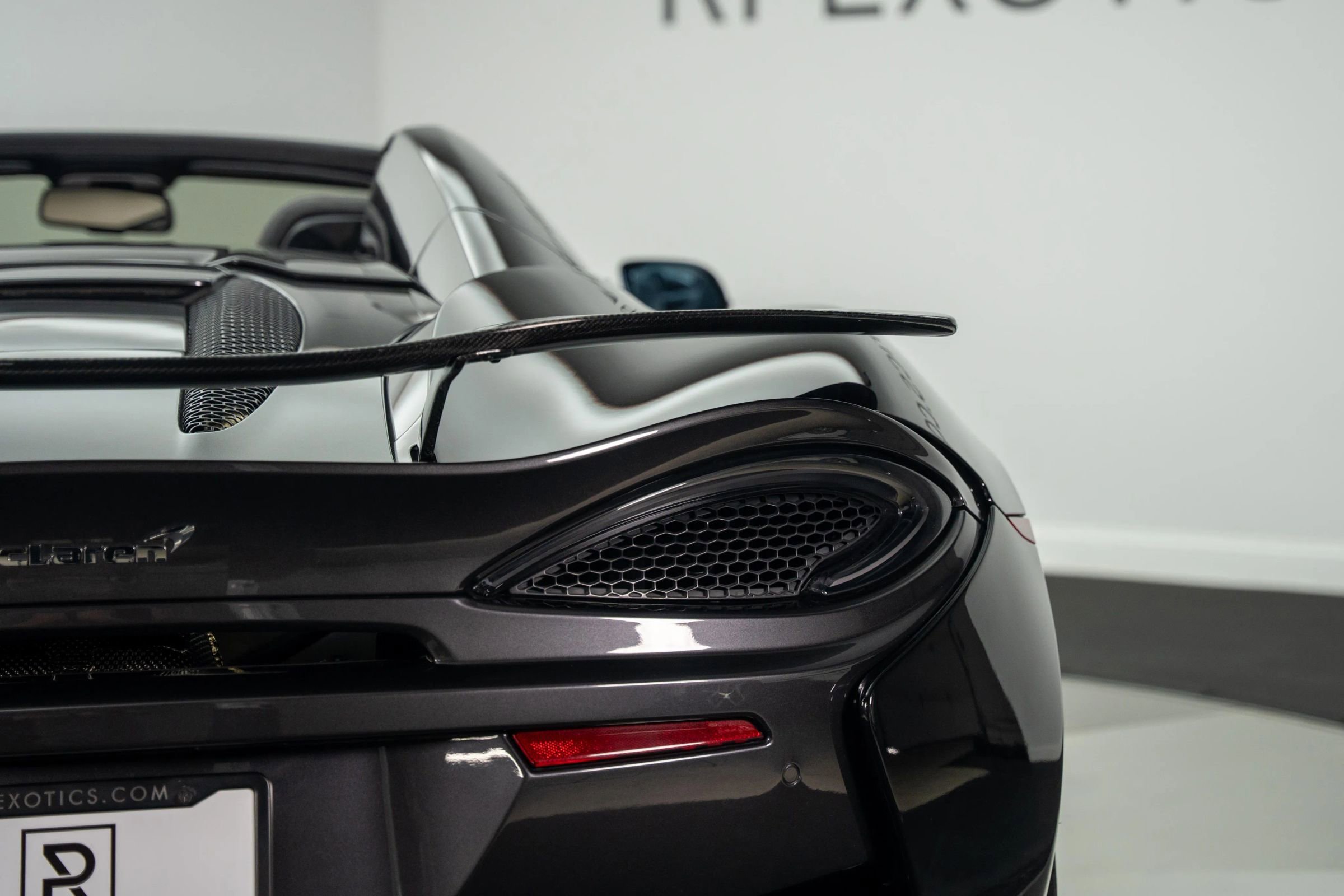 Used 2019 McLaren 570S Spider image 27