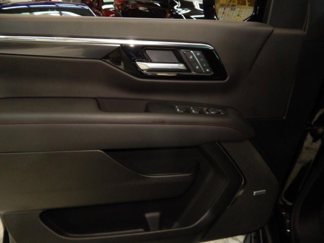 Used 2025 Chevrolet Suburban RST w/ Comfort Package image 15
