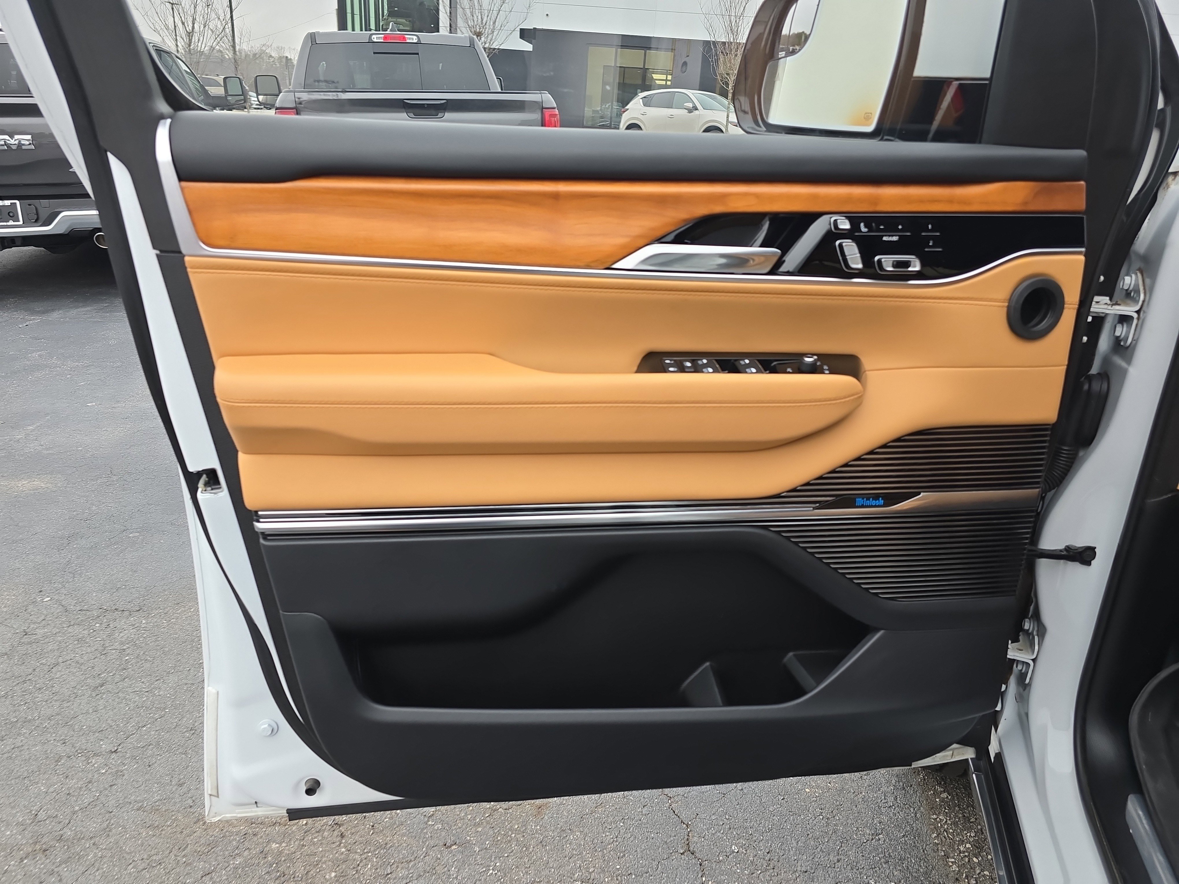 Used 2022 Jeep Grand Wagoneer Series III image 20