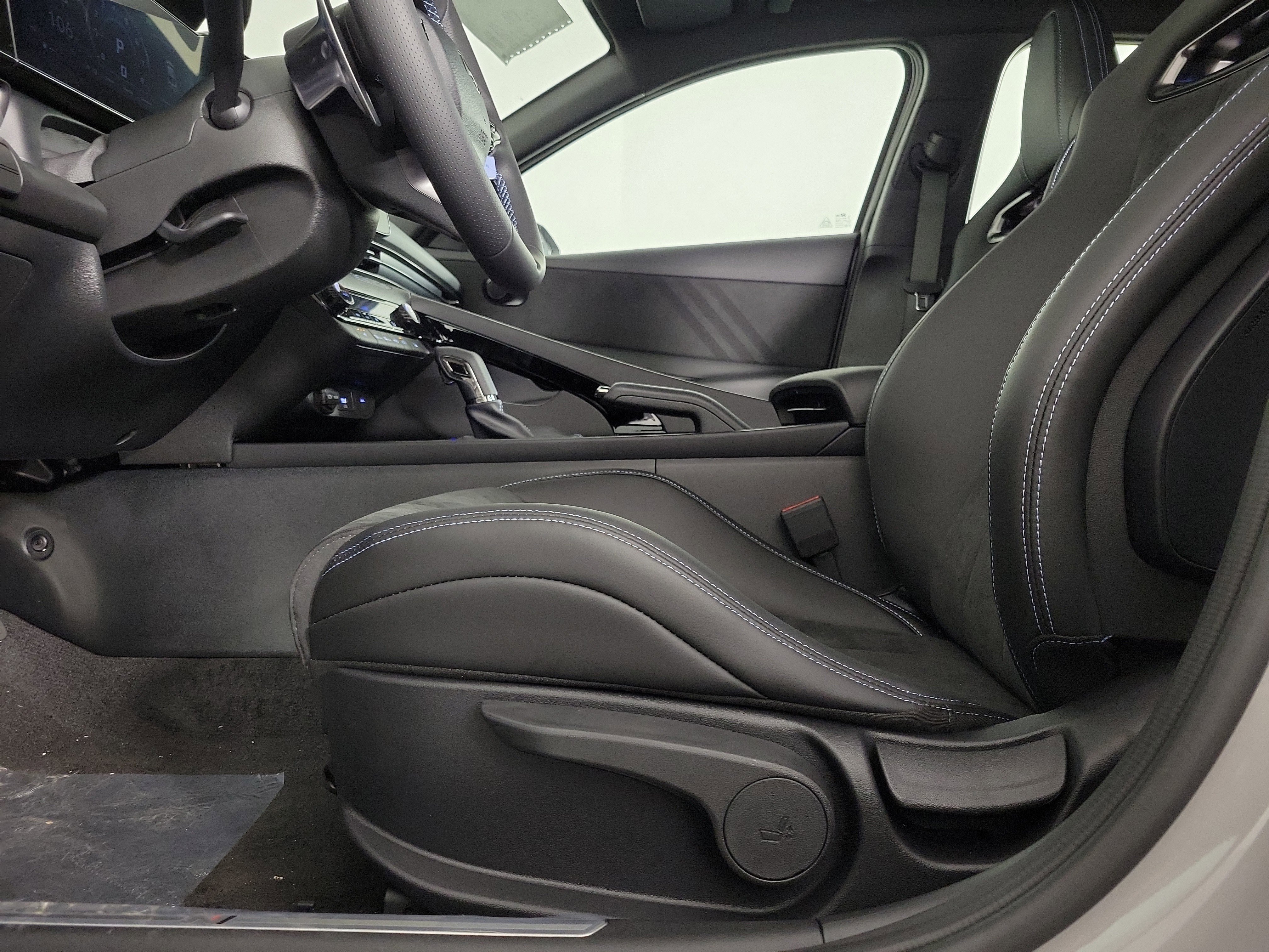 New 2026 Hyundai Elantra N w/ Cargo Package image 26