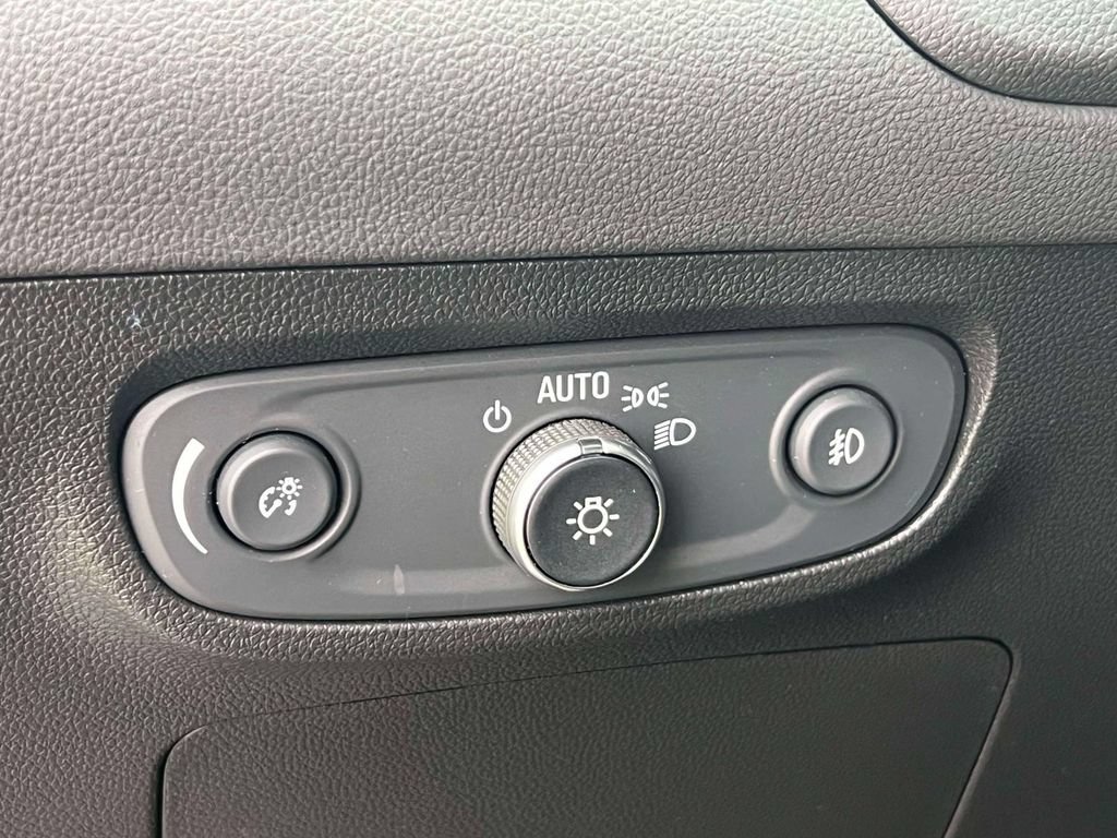 Used 2023 Buick Encore GX Preferred w/ Cold Weather Comfort Package FWD image 21