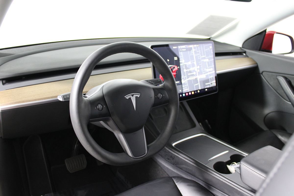 Used 2021 Tesla Model Y Long Range AWD/4WD image 8