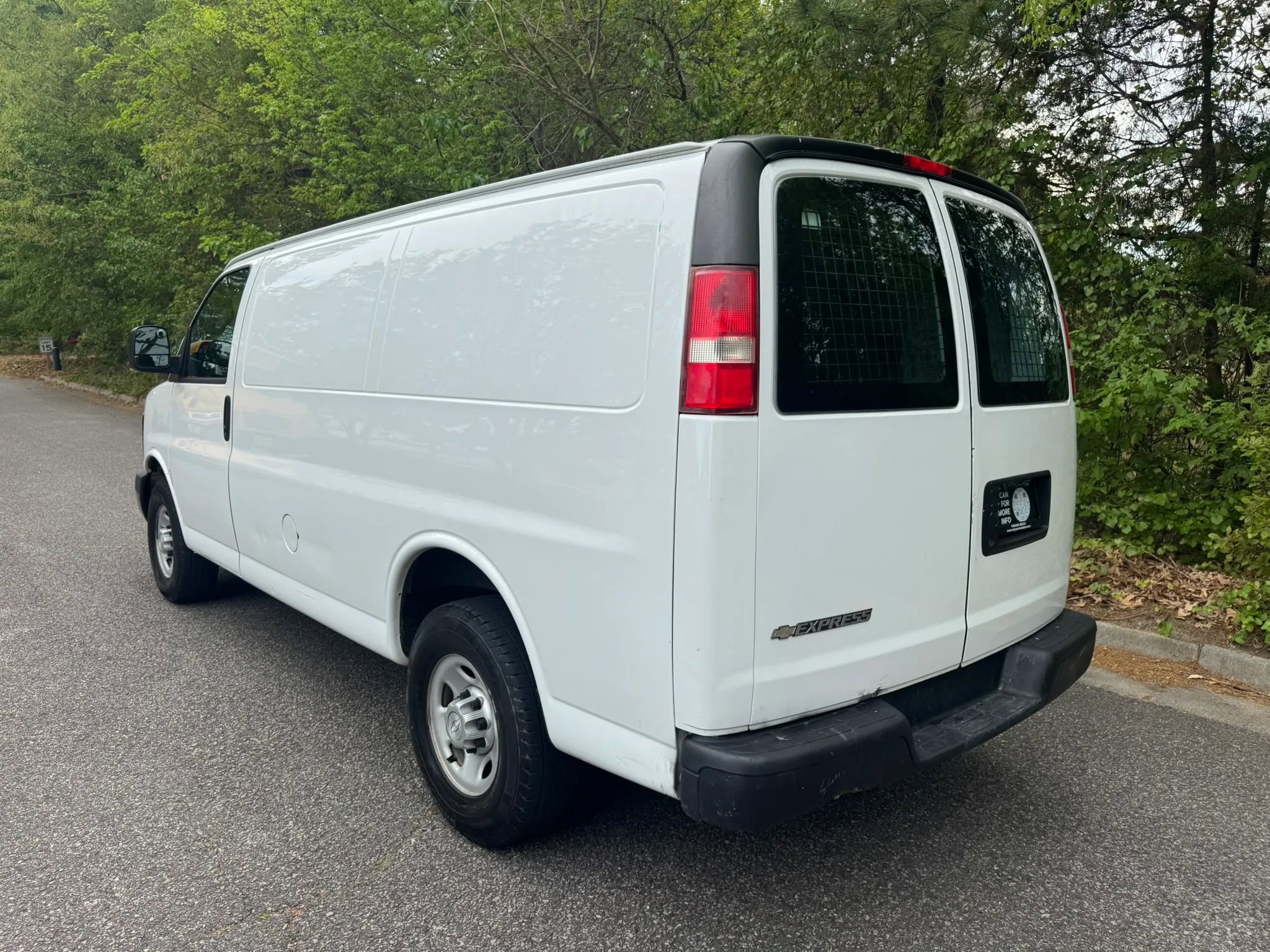 Used 2017 Chevrolet Express 2500 image 5