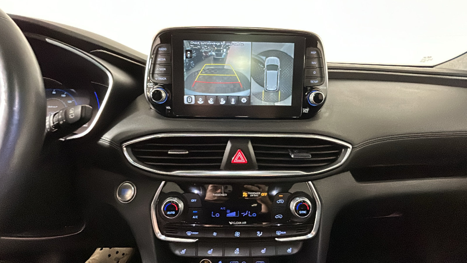 Used 2020 Hyundai Santa Fe Limited AWD/4WD image 29