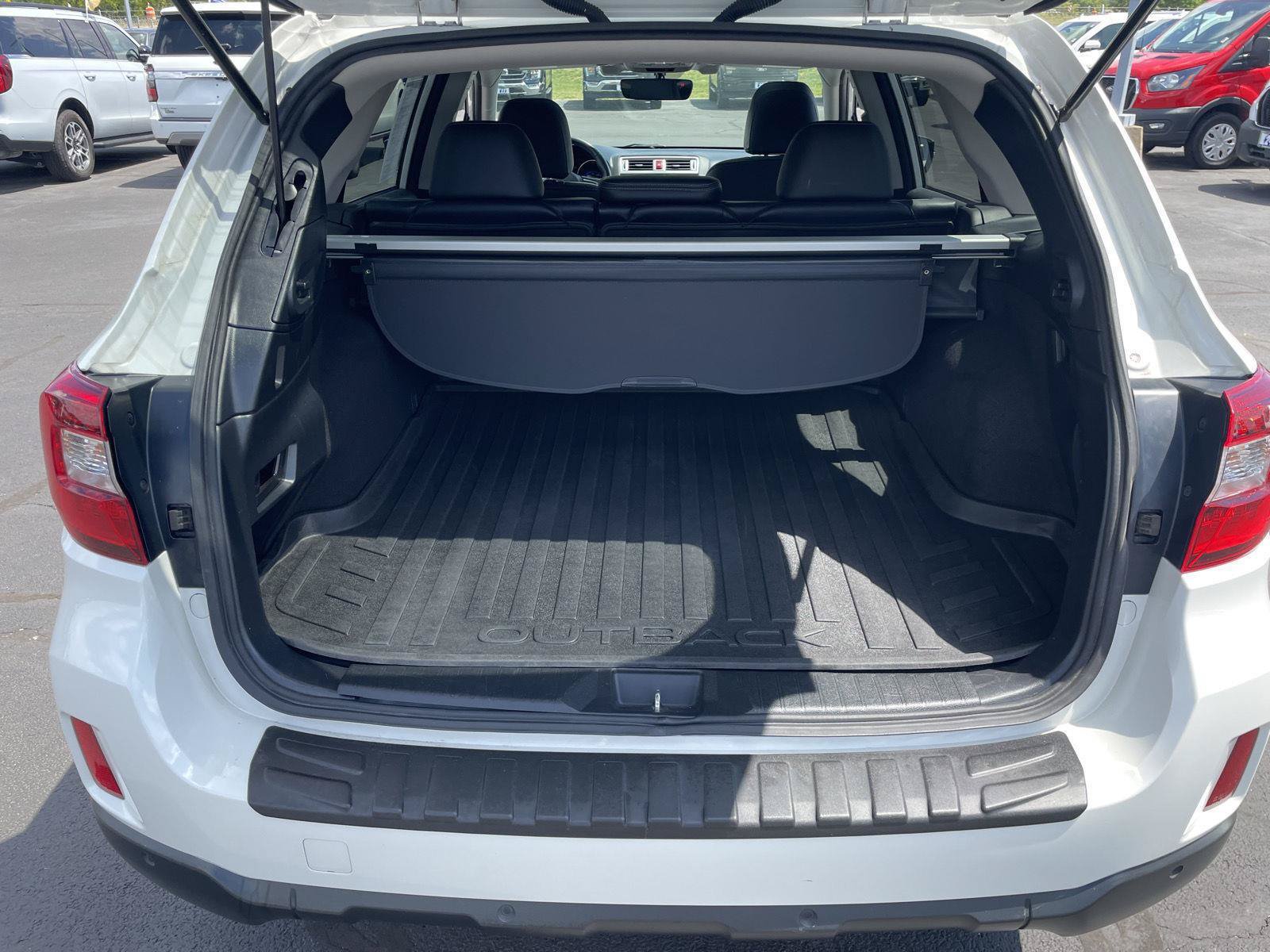 Used 2017 Subaru Outback 3.6R Limited AWD/4WD image 30