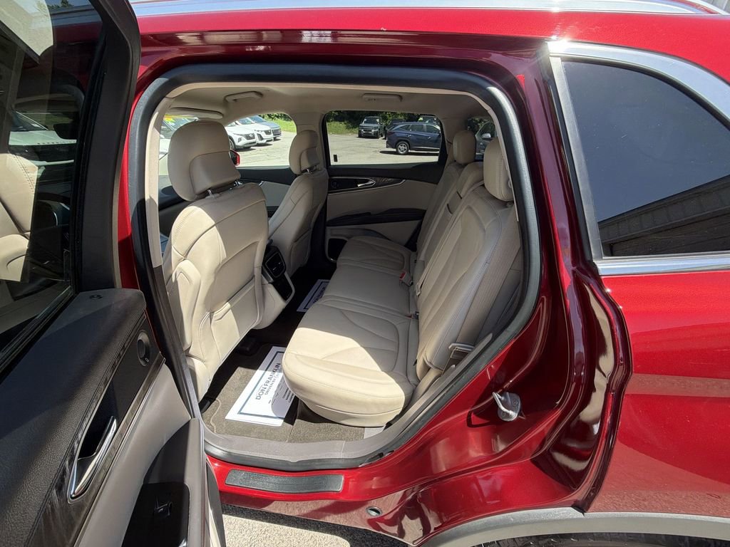 Used 2019 Lincoln Nautilus Select AWD/4WD image 22