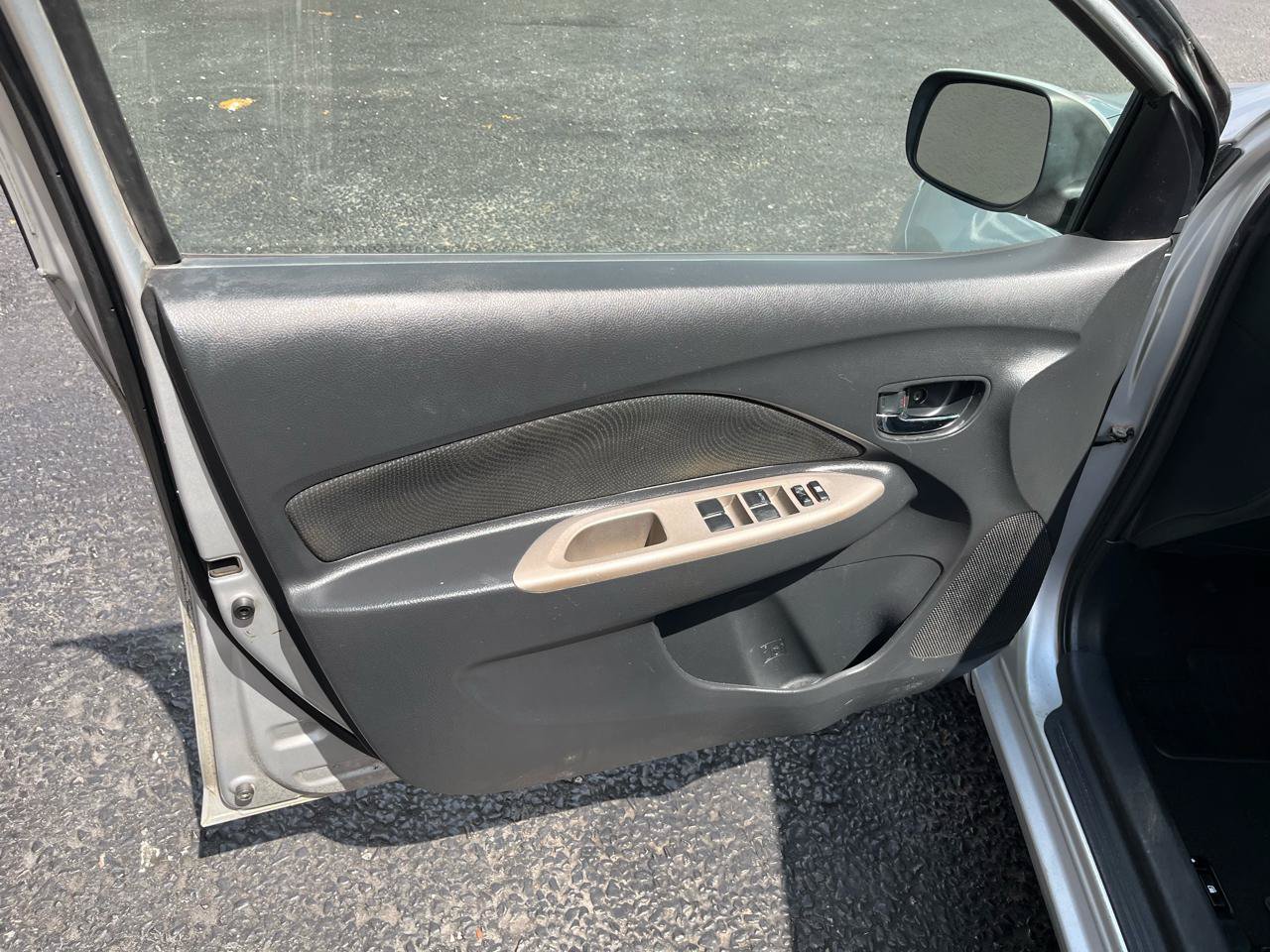 Used 2009 Toyota Yaris Sedan FWD image 19