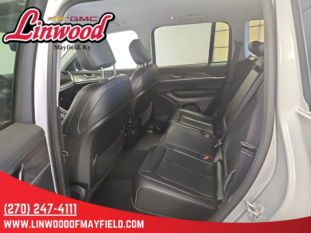 Used 2023 Jeep Grand Cherokee Limited AWD/4WD image 13