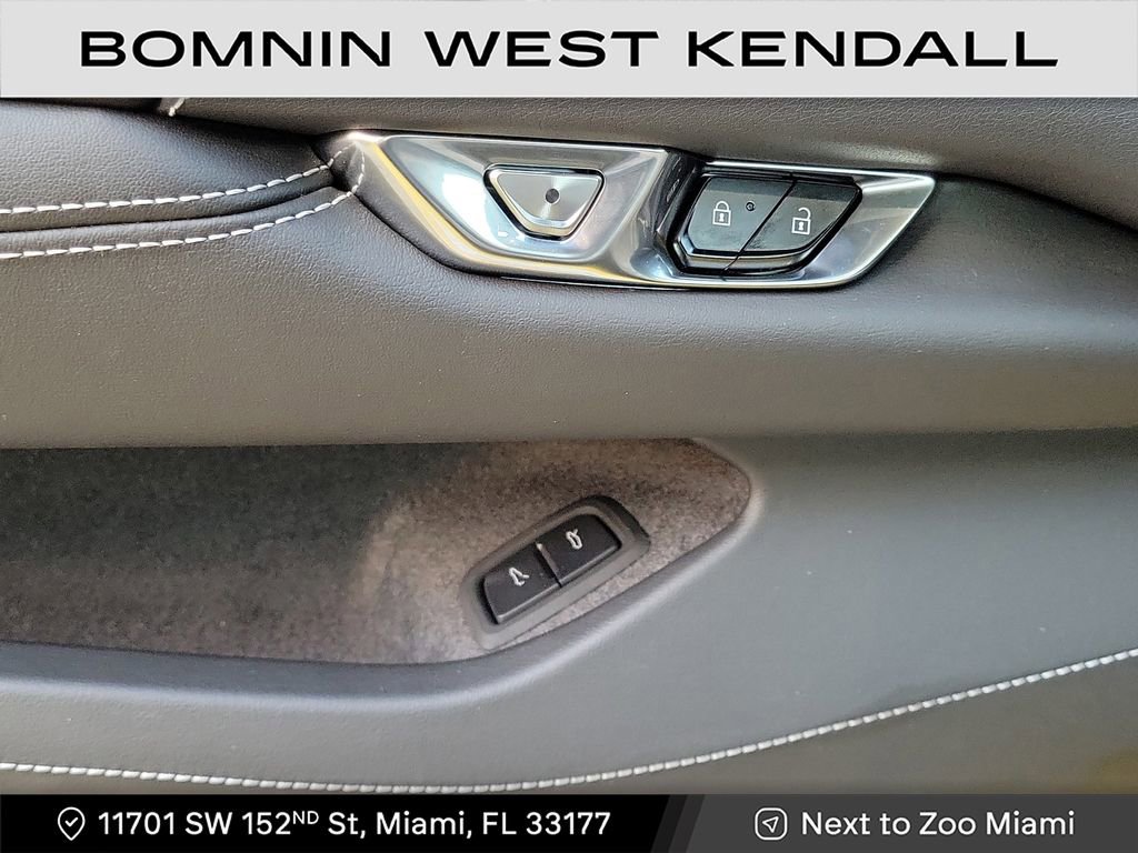 Used 2025 Chevrolet Corvette Z06 image 30