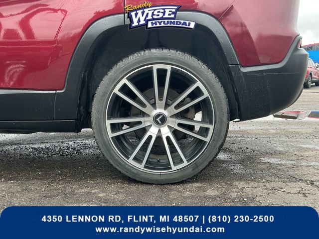 Used 2020 Jeep Cherokee Latitude Plus AWD/4WD image 28