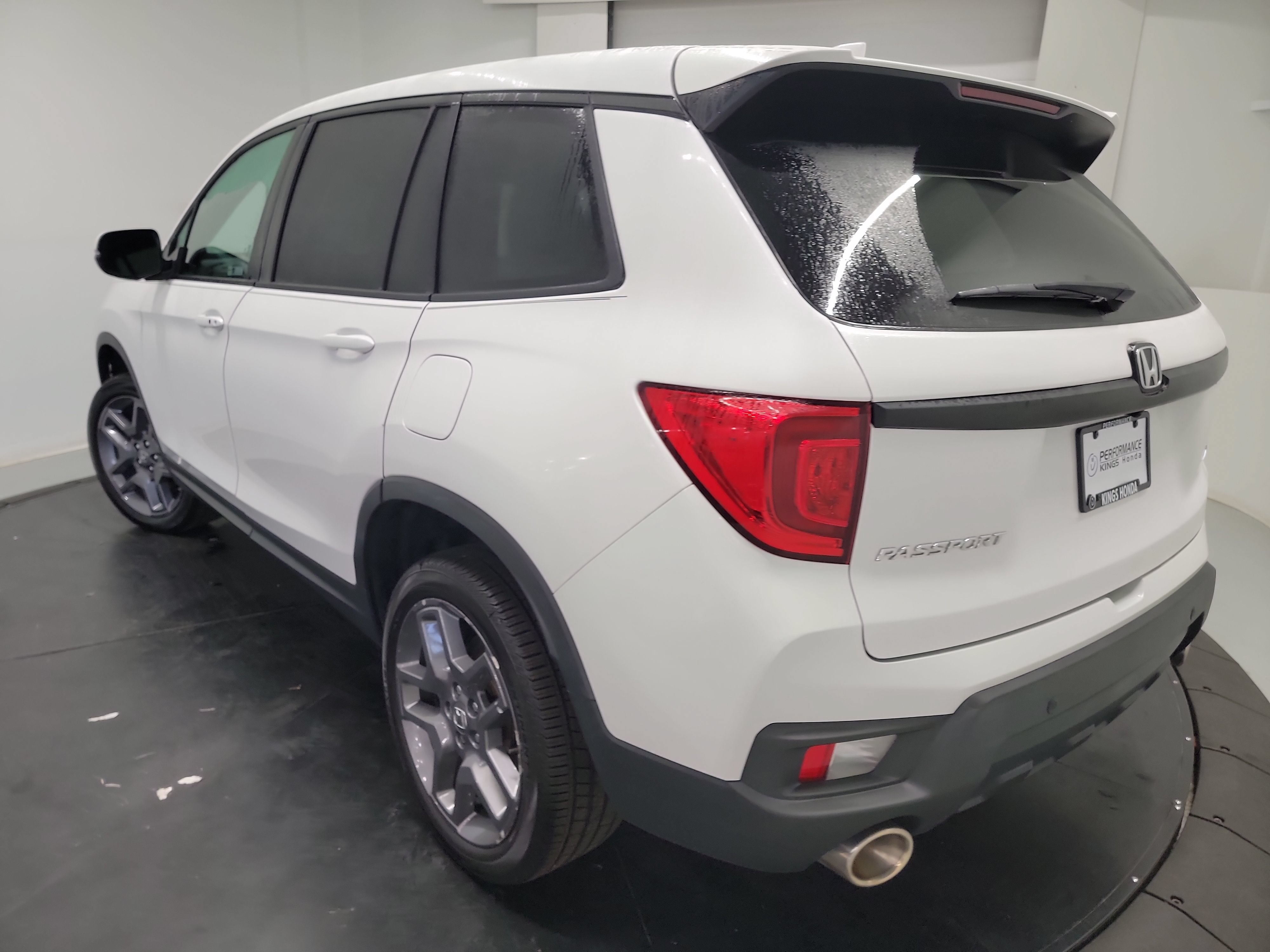 Used 2023 Honda Passport EX-L image 6