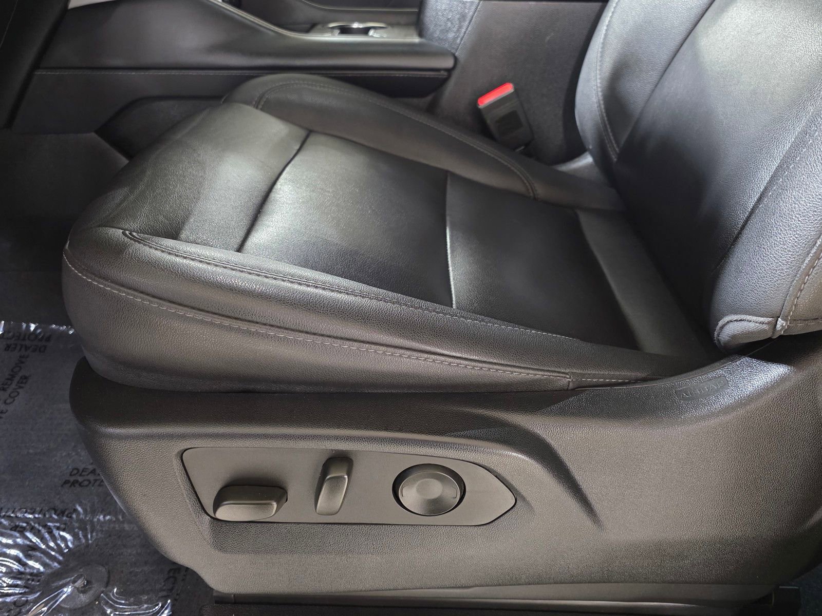 Used 2023 Chevrolet Tahoe Z71 AWD/4WD image 26