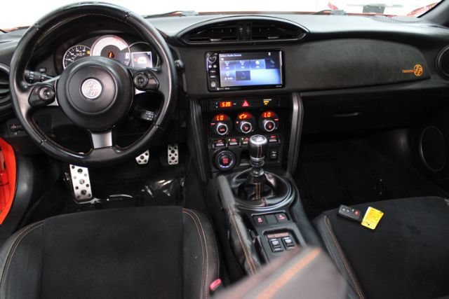 Used 2017 Toyota 86 860 Special Edition RWD image 2