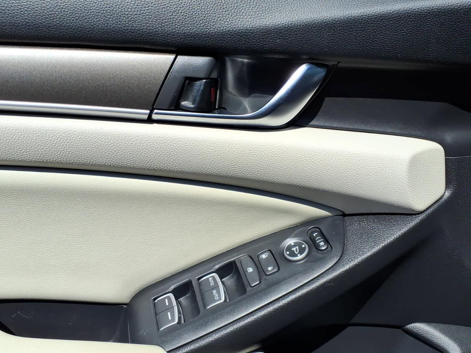 Used 2018 Honda Accord LX image 13