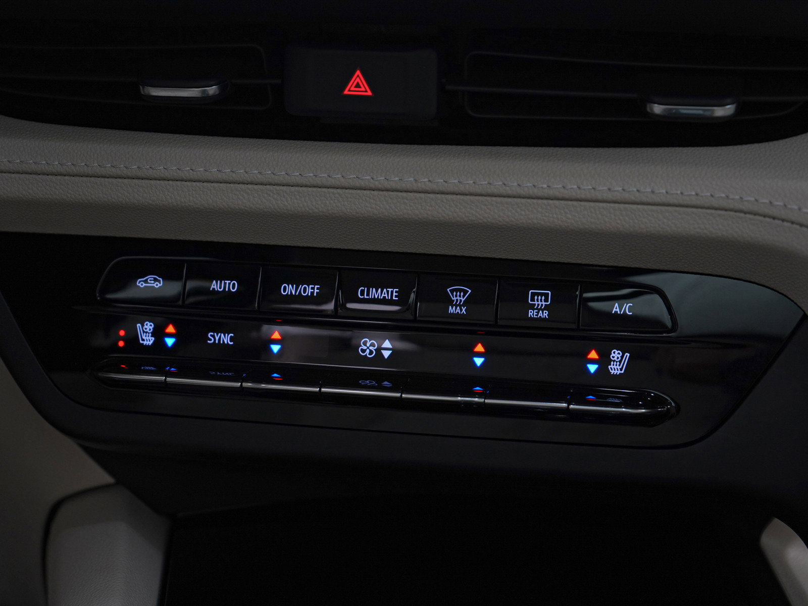 Used 2023 Buick Envision Avenir image 18