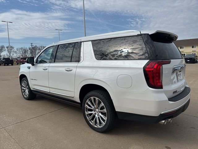 Used 2022 GMC Yukon XL Denali image 5