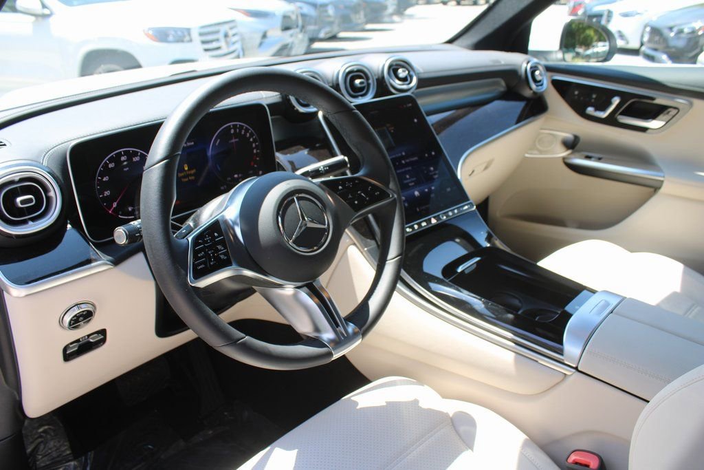 Certified 2025 Mercedes-Benz GLC 350e image 25