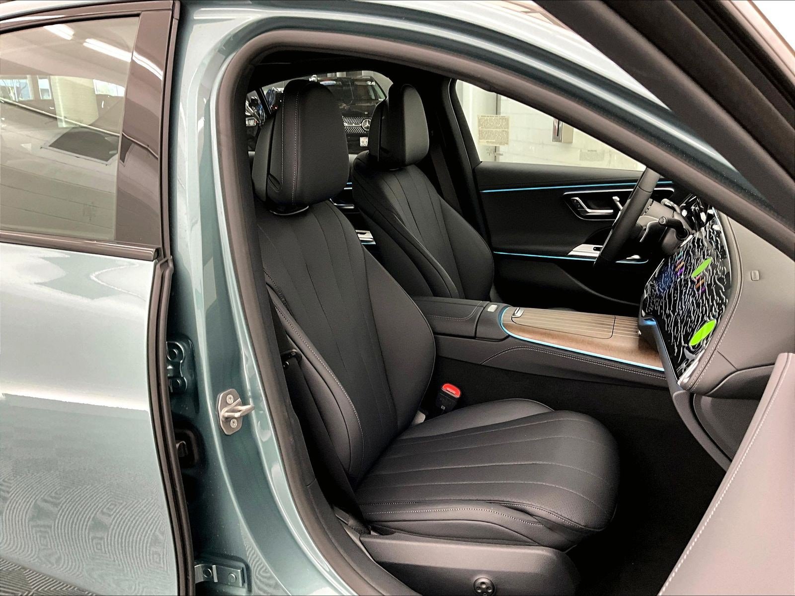 New 2027 Mercedes-Benz E 450 4MATIC Sedan image 5