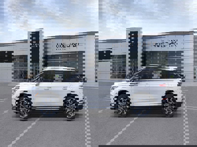 New 2026 Lincoln Corsair Premiere image 3