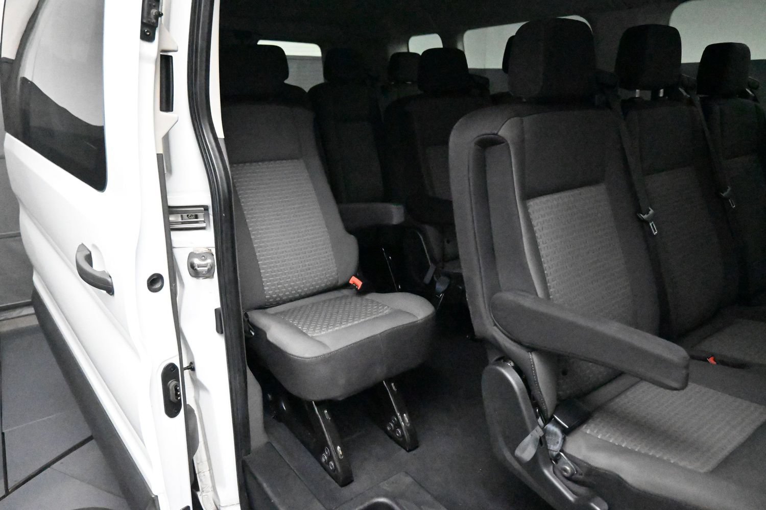 Used 2022 Ford Transit 350 XLT RWD image 19