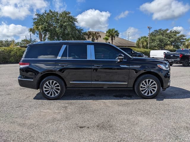 Used 2023 Lincoln Navigator 4WD image 3