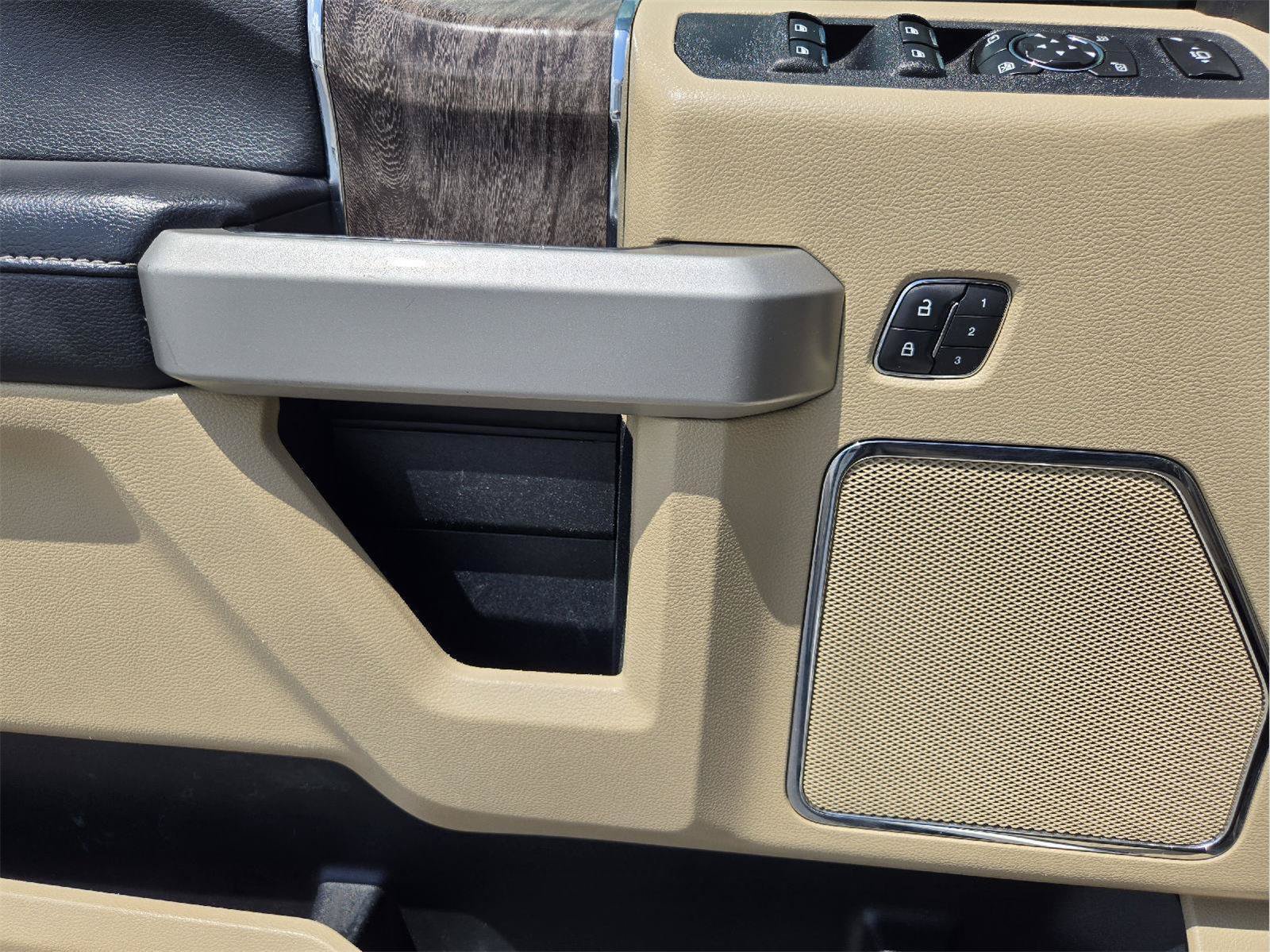 Used 2019 Ford F350 Lariat w/ Lariat Ultimate Package AWD/4WD image 22