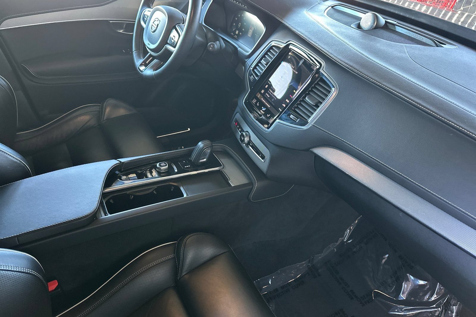 Used 2021 Volvo XC90 T8 R-Design w/ Advanced Package AWD/4WD image 19