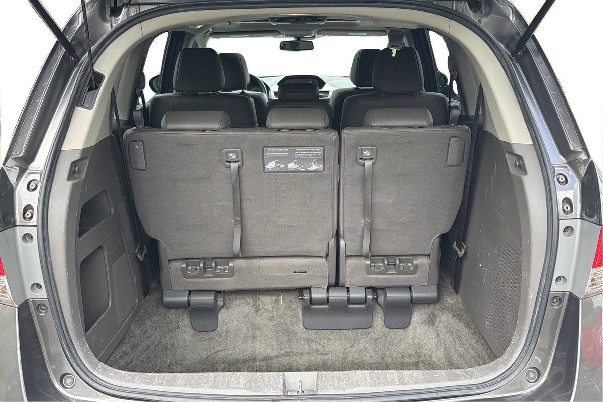 Used 2015 Honda Odyssey Touring Elite image 12