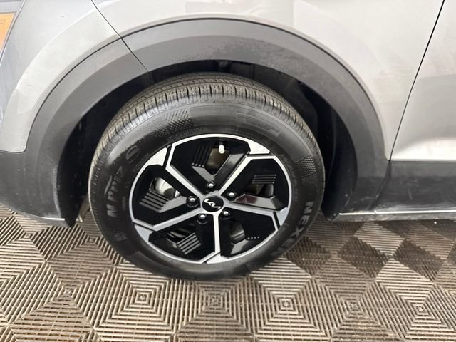Certified 2025 Kia Niro EX FWD image 28