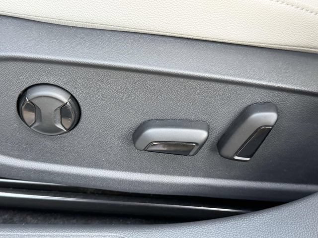 Certified 2023 Volkswagen Jetta SE w/ Panoramic Sunroof Package FWD image 20